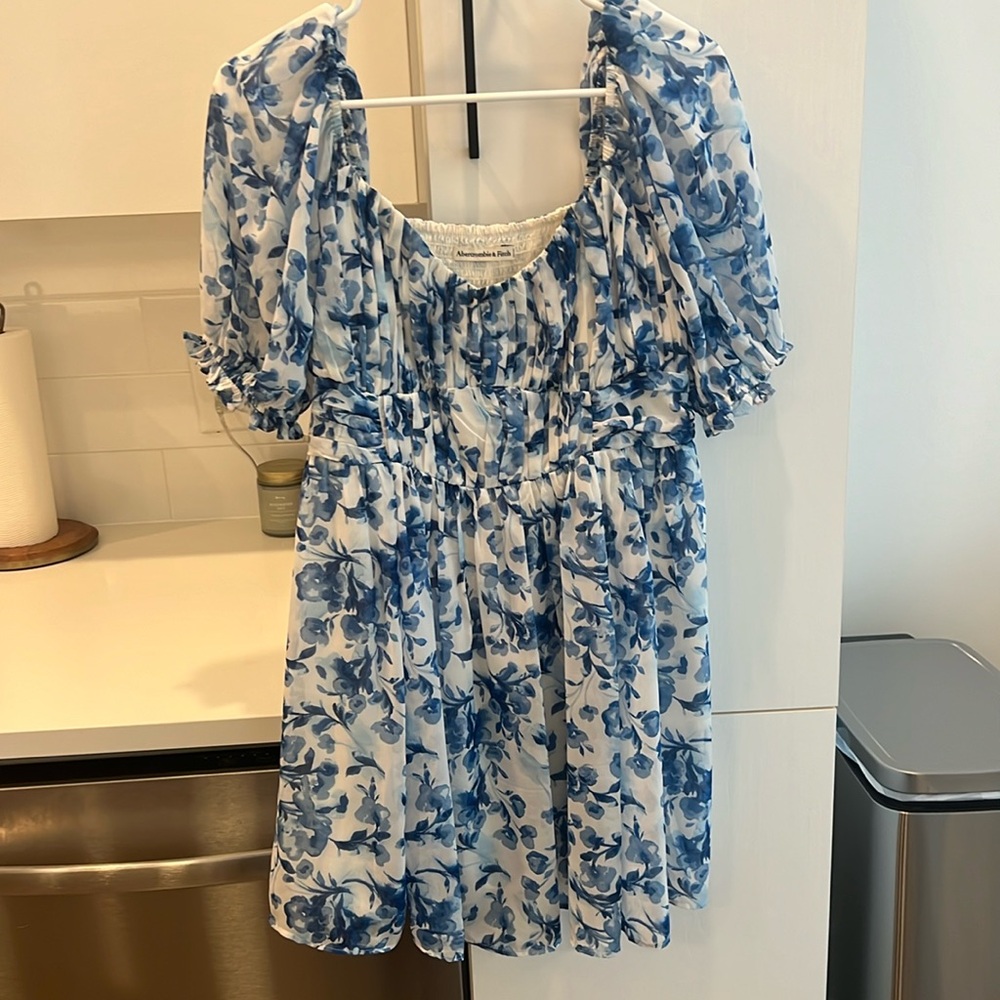 Abercrombie puff sleeve mini dress blue/white size large